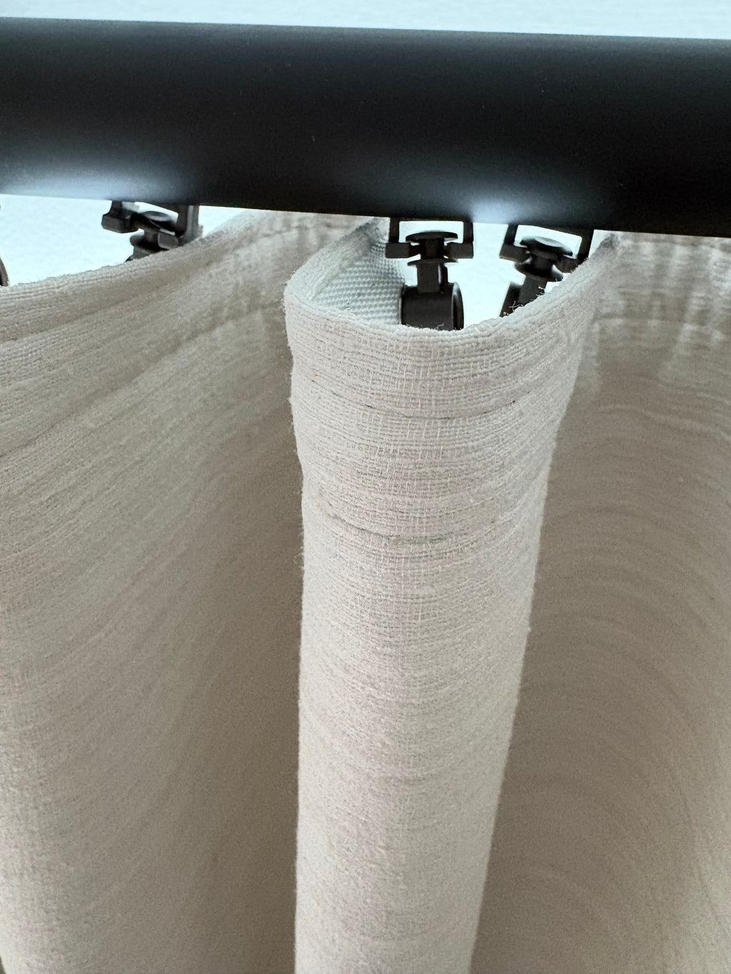 RIPPLEFOLD PLEATED - BLACKOUT (closing drapery panels)