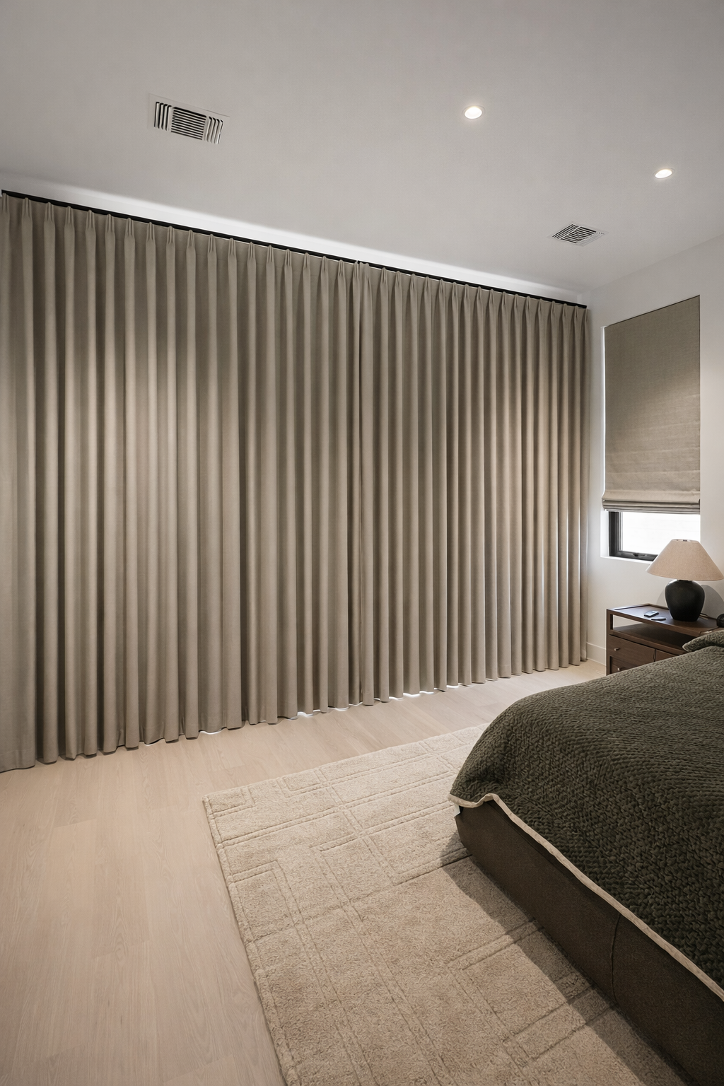 FRENCH PLEATED BLACKOUT closing drapery